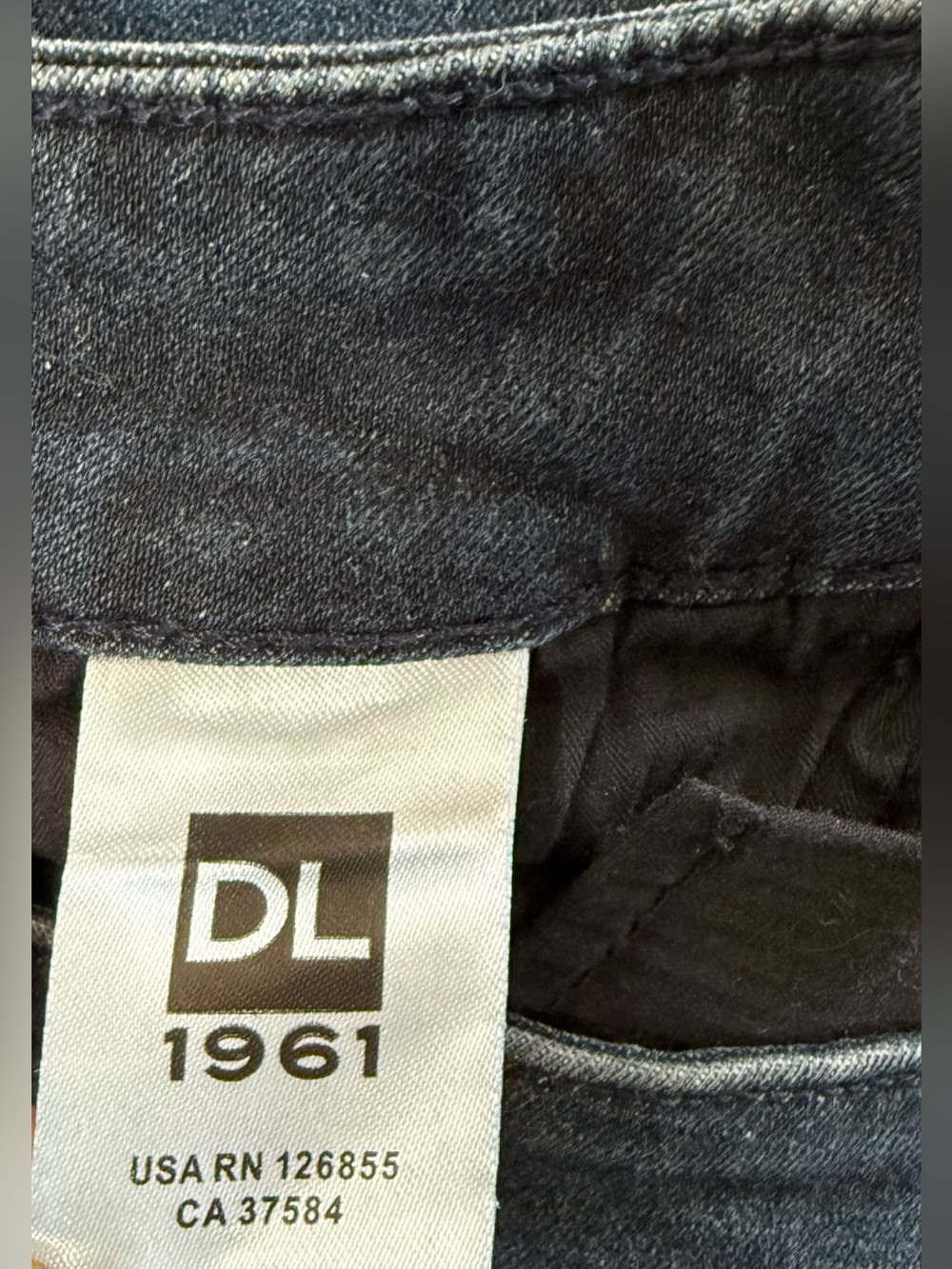 DL1961 Florence Sz 26 Mid Rise Instasculpt Skinny Dark Wash Blue Jeans 26” Waist - Picture 14 of 16